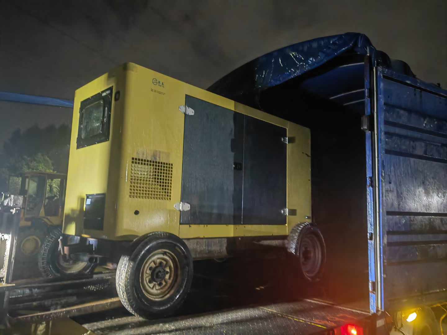 鄂城发电机出租空气中敷设电缆的载流量和环境湿度有关系吗？